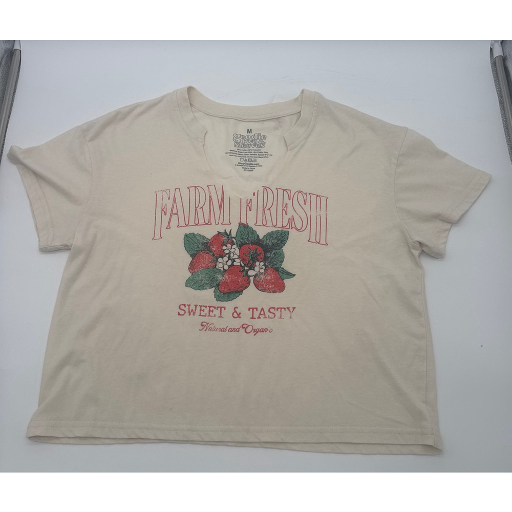 Goodie Two Sleeves Short Sleeve Tee M Beige Red Farm Fresh